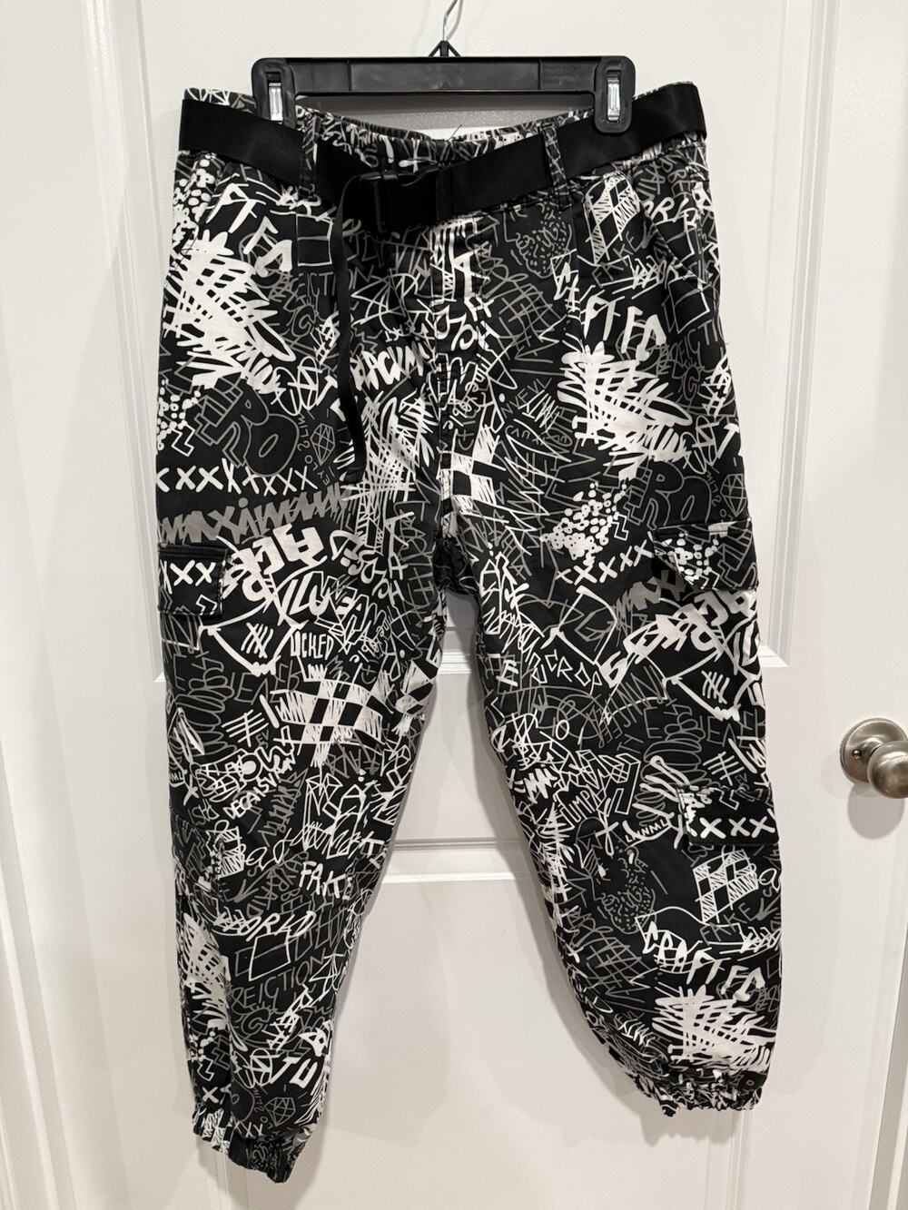 VIP Jeans Graffiti Print Black White Streetwear Jogger Pants Women’s Sz 18